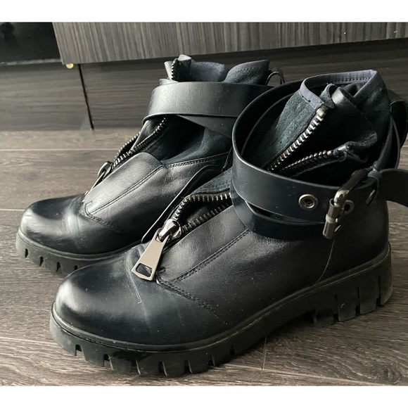 Combat Leather Zip Front Ankle Boots - Picture 1 of 3